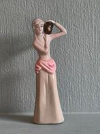 Porseleinen beeldje, meisje met kruik, Antiek en Kunst, Ophalen of Verzenden