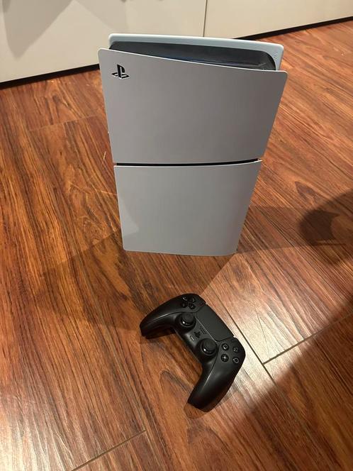 PS5 Digital Edition 1TB  + controller, Games en Spelcomputers, Spelcomputers | Sony PlayStation 5, Zo goed als nieuw, Playstation 5