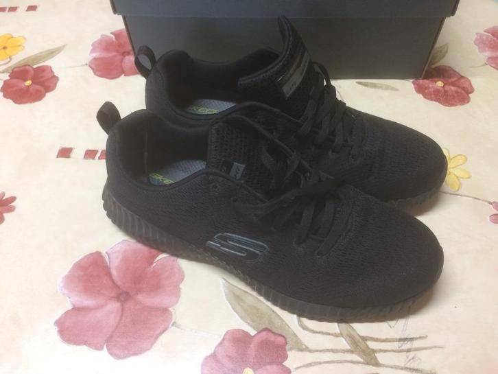Sneaker schoenen van Skechers maat 43, Kleding | Heren, Schoenen, Zo goed als nieuw, Sneakers, Zwart, Ophalen of Verzenden