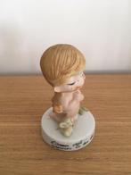 Petite figurine vintage en porcelaine "L'amour c'est...", Collections, Autres types, Enlèvement ou Envoi