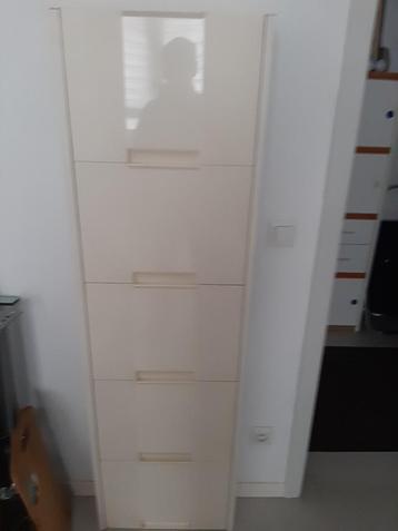 Armoire à chaussures