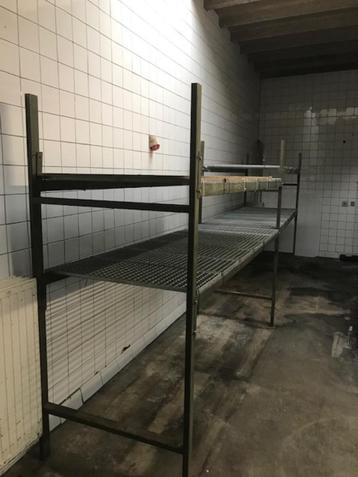 MAGAZIJN STELLINGEN (5) beschikbaar voor biedingen