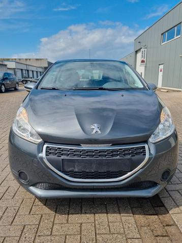 Peugoet 208 1.2 benzine bouwjaar 2014 met 150000km beschikbaar voor biedingen