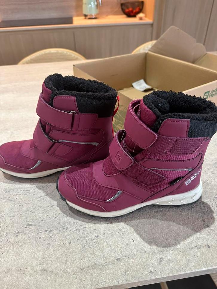Jack Wolfskin snowboots maat 35, Enfants & Bébés, Vêtements enfant | Chaussures & Chaussettes, Neuf, Bottes, Fille, Enlèvement
