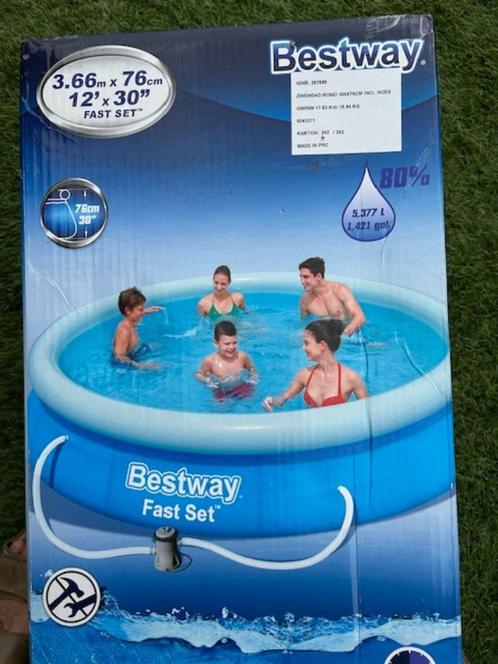 Zwembad Bestway met pomp en isolatietegels, Tuin en Terras, Zwembad-toebehoren, Gebruikt, Ophalen