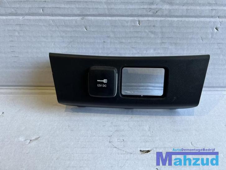 FIAT TIPO hatckback 12v aansluiting 2016+, Auto-onderdelen, Elektronica en Kabels, Fiat, Gebruikt