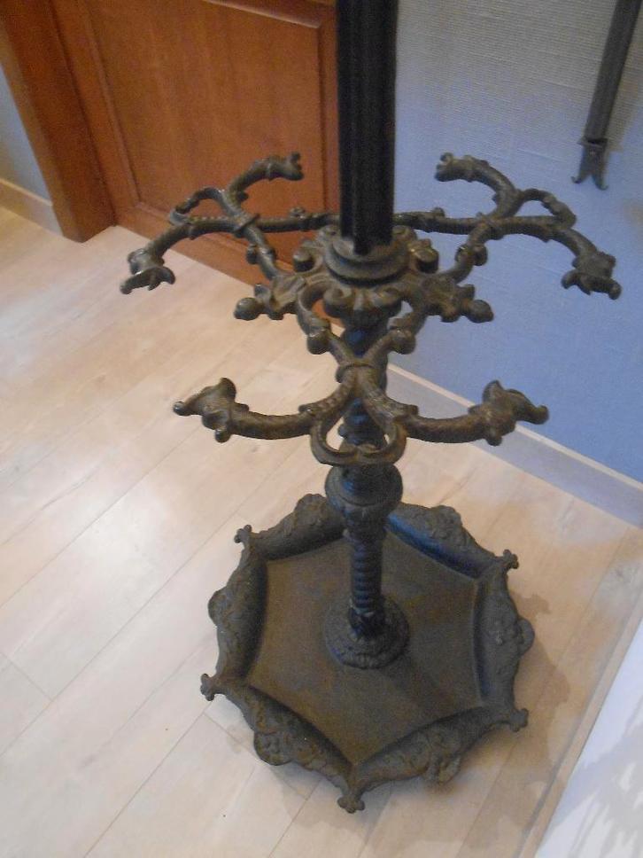 ANTIEKE ZEER OUDE FONTEN KAPSTOK, Antiek en Kunst, Curiosa en Brocante, Ophalen