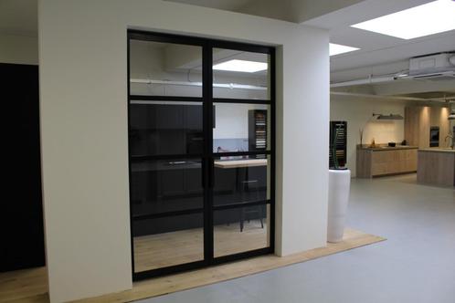 Showroommodel Skygate pivotdeur metalen deur zwart  2 stuks, Bricolage & Construction, Fenêtres & Moustiquaires, Neuf, Porte intérieure