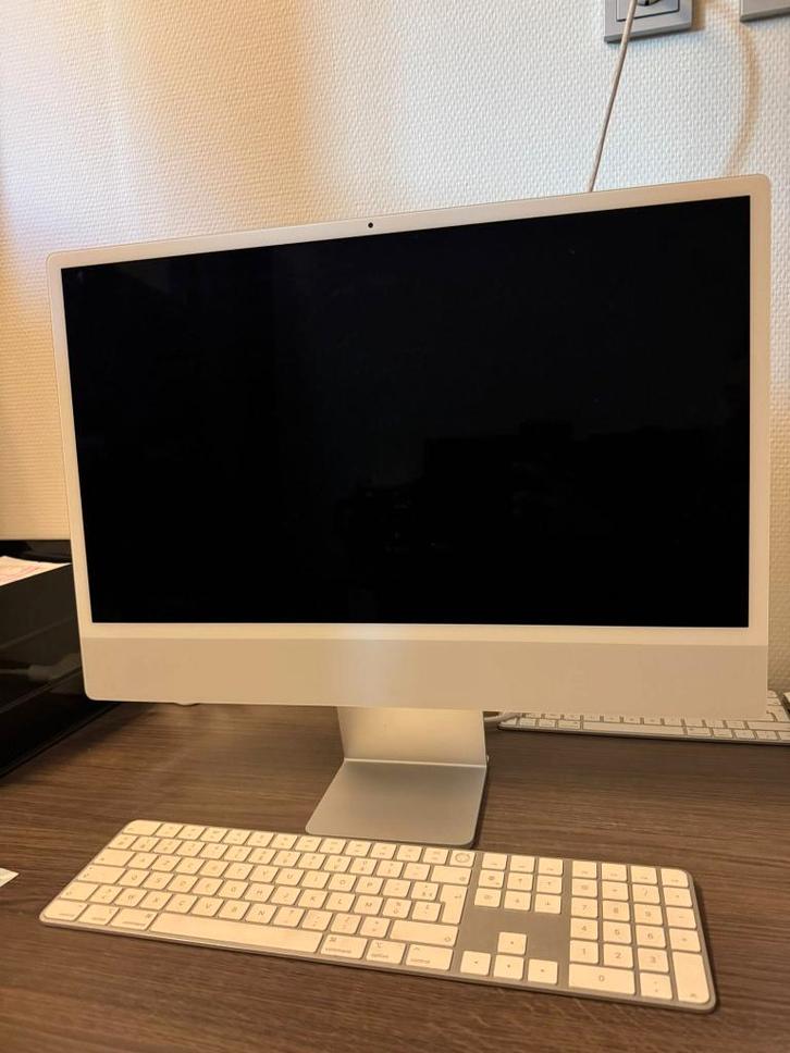 2 keer Apple iMac 24-inch iMac– inclusief toetsenbord, Computers en Software, Apple Desktops, Zo goed als nieuw, iMac, Onbekend