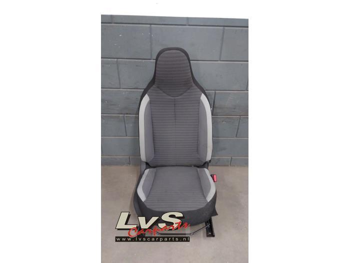 Stoel rechts van een Toyota Aygo, Auto-onderdelen, Interieur en Bekleding, Toyota, Gebruikt, 3 maanden garantie, Ophalen of Verzenden