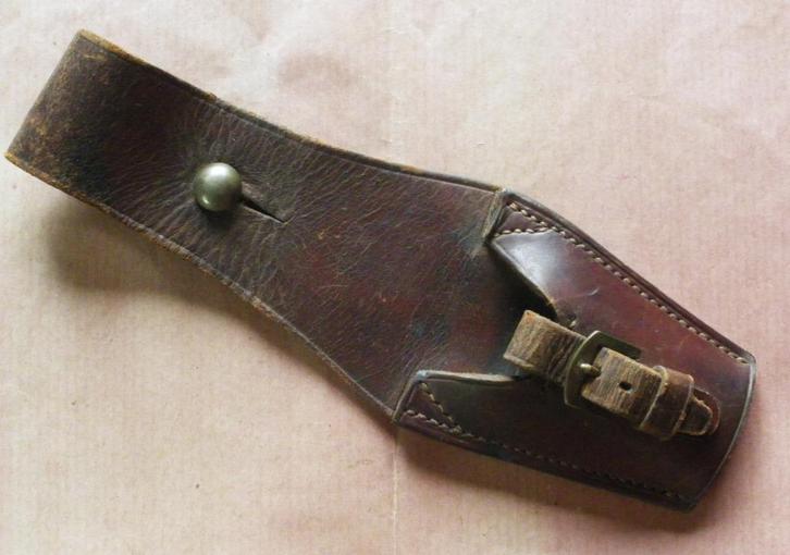 Gousset porte-fourreau baïonnette cuir fauve lederen schoen, Collections, Objets militaires | Général, Armée de terre, Envoi