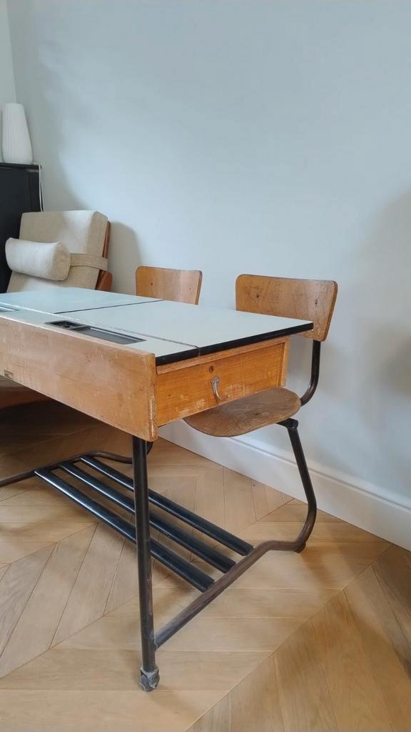 Oud schoolbankje - lessenaar, Huis en Inrichting, Bureaus, Gebruikt, Bureau, Met wielen, Ophalen