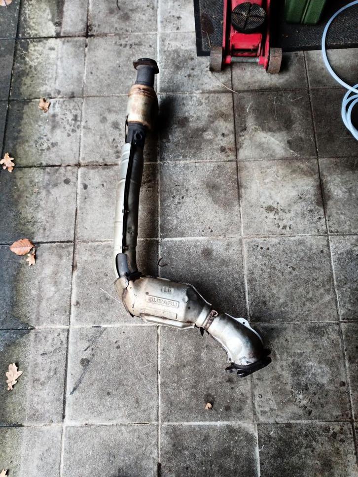 Subaru Impreza Hawkeye wrx sti oem downpipe ( katalysator), Autos : Pièces & Accessoires, Systèmes d'échappement, Subaru, Utilisé