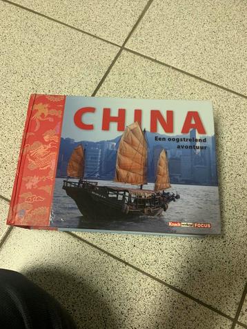 Boek over China disponible aux enchères