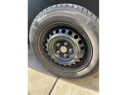 Velg + Winterband van een Volkswagen Caddy, Auto-onderdelen, Banden en Velgen, Personenwagen, Gebruikt, 3 maanden garantie