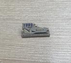 PIN - PEUGEOT - RACEWAGEN - COURSE - AUTOSPORT, Verzenden, Gebruikt, Sport, Speldje of Pin