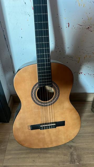 Gitaar beschikbaar voor biedingen