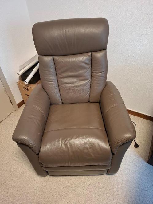 Elektrische relaxzetel Lotus, Huis en Inrichting, Fauteuils, Zo goed als nieuw, Leer, 75 tot 100 cm, 75 tot 100 cm, Ophalen