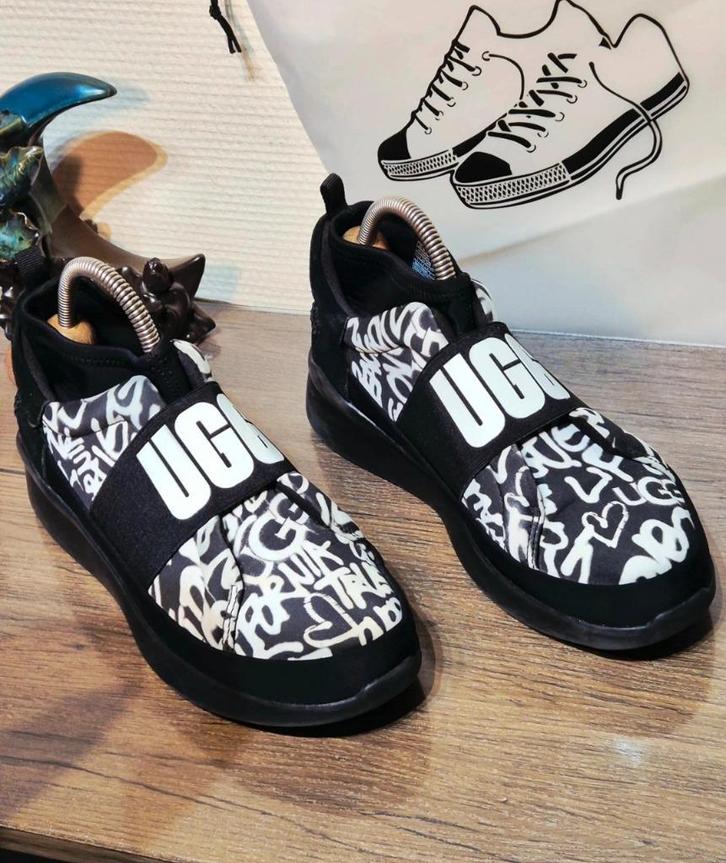 UGG Neutra Graffiti Pop sneakers voor dames _ Maat _ 40, Kleding | Dames, Schoenen, Zo goed als nieuw, Sneakers, Zwart, Ophalen of Verzenden
