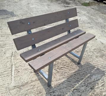 6 Tuinbanken beschikbaar voor biedingen