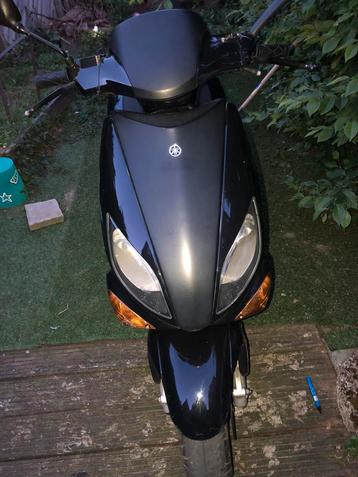 Yamaha maxster 125 beschikbaar voor biedingen