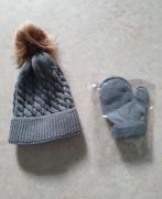 Mutsje werd slechts 2x gedragen en handschoentjes niet - 6M, Enfants & Bébés, Vêtements de bébé | Bonnets, Écharpes & Moufles