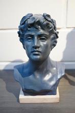 Kleine romeins of griekse buste, geschildert.., Enlèvement