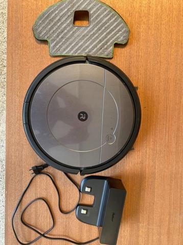 iRobot Roomba Combo Robot Aspirateur et Laveur Connecté au W beschikbaar voor biedingen