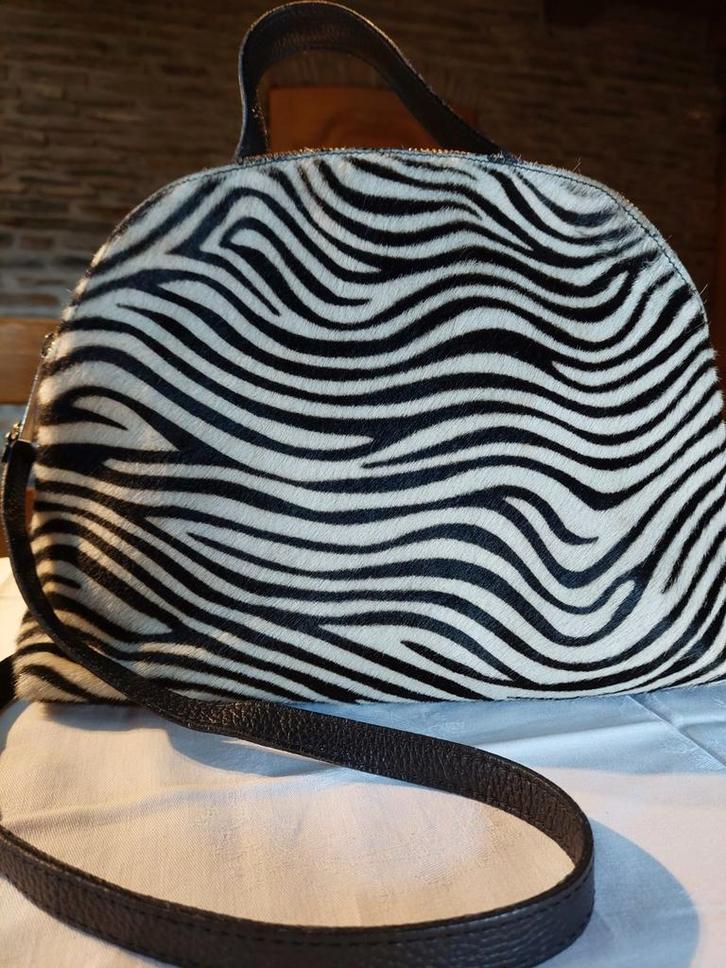 ECHT LEER, echt zwart leer + harige huid, Handtassen en Accessoires, Tassen | Damestassen, Zo goed als nieuw, Overige typen, Zwart