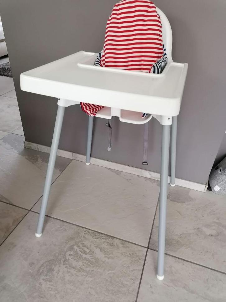 Ikea kinderstoel ANTILOP met verkleinkussen, Kinderen en Baby's, Kinderstoelen, Zo goed als nieuw, Afneembaar eetblad, Gordel(s)
