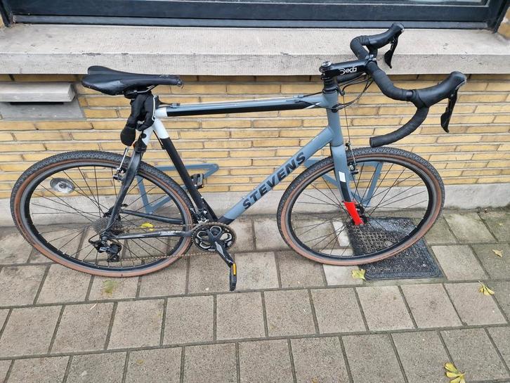 Vélo de gravel/de route Stevens - en très bon état !, Vélos & Vélomoteurs, Vélos | Vélos de course, Aluminium, Enlèvement ou Envoi
