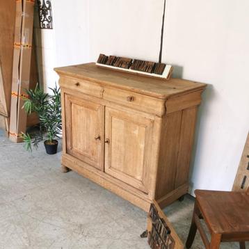 antieke Louis Philippe dressoir in geloogde eik B 125 H 102 beschikbaar voor biedingen