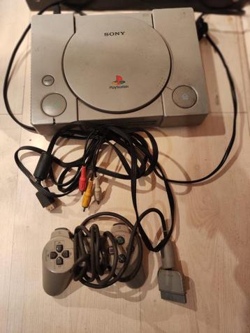 PlayStation 1 met controller beschikbaar voor biedingen