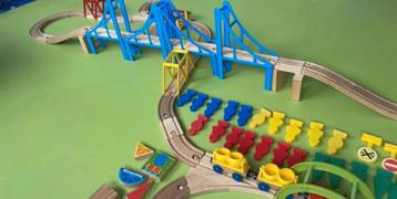 Houten trein beschikbaar voor biedingen