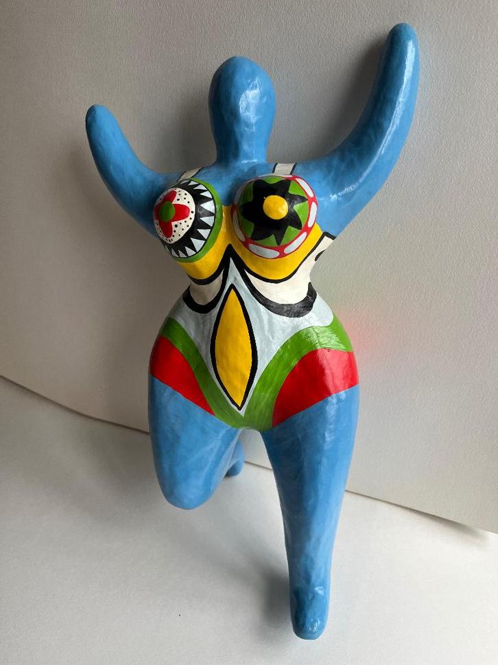 Schitterende sculptuur ‘woman’ - Niloc, Antiek en Kunst, Kunst | Designobjecten, Ophalen of Verzenden