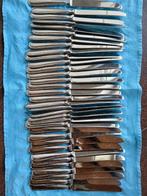 Zilverkleurige grote messen, hoofdgerecht, horeca., Ophalen