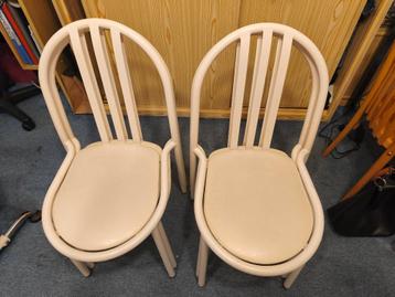 4 Chaises modernes beschikbaar voor biedingen