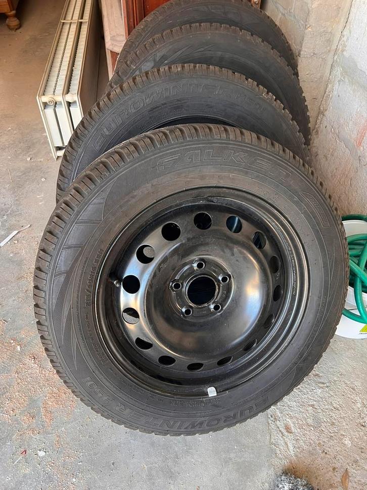 Set van 4 winterbanden gemonteerd op metalen velgen., Auto-onderdelen, Banden en Velgen, Band(en), Winterbanden, Ophalen