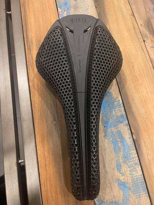 Selle Fizik Antares Versus Evo R1, Fietsen en Brommers, Fietsonderdelen, Zo goed als nieuw, Racefiets, Zadel