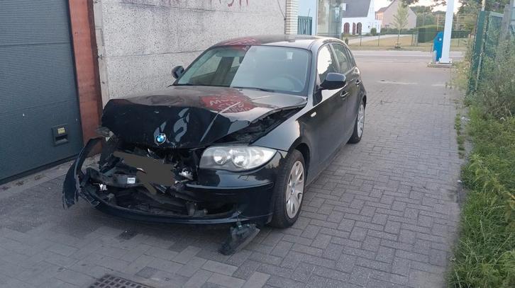 Te koop BMW 1serie 116 benzine 2011, Auto's, BMW, Bedrijf, 1 Reeks, Airbags, Benzine, Euro 5, 4 deurs, Handgeschakeld, Zwart, Zwart