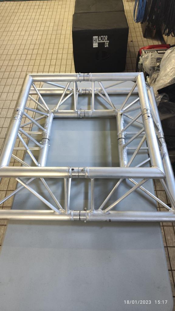 Lot de 4 Prolyte Truss Triangulaire X30D-C003 angle de 90, Muziek en Instrumenten, Licht en Laser, Gebruikt, Licht, Ophalen