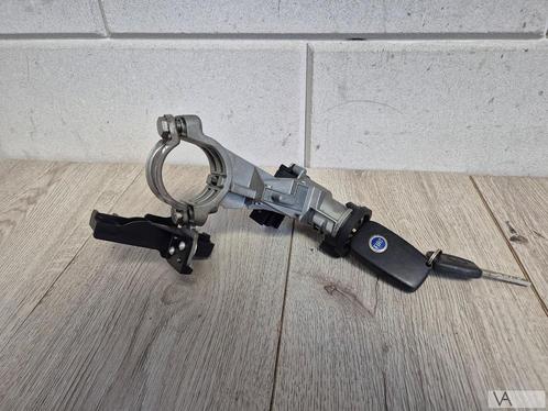 Fiat Grande Punto / Punto Evo contactslot met sleutel €30, Auto-onderdelen, Carrosserie, Fiat, Gebruikt, Ophalen of Verzenden