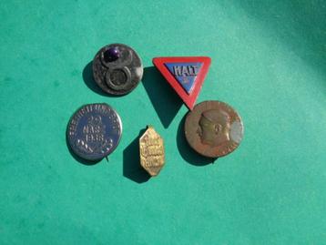 Lotje badges uit WO2 , allemaal originelen beschikbaar voor biedingen