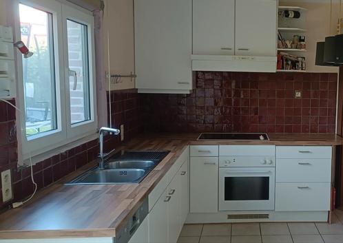 Volledig uitgeruste keuken met twee 'L' elementen, Huis en Inrichting, Keuken | Complete keukens, Gebruikt, Hoekkeuken, Wit, Kunststof