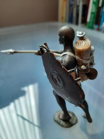 Afrikaanse krijger in kunststof, 12 cm  beschikbaar voor biedingen