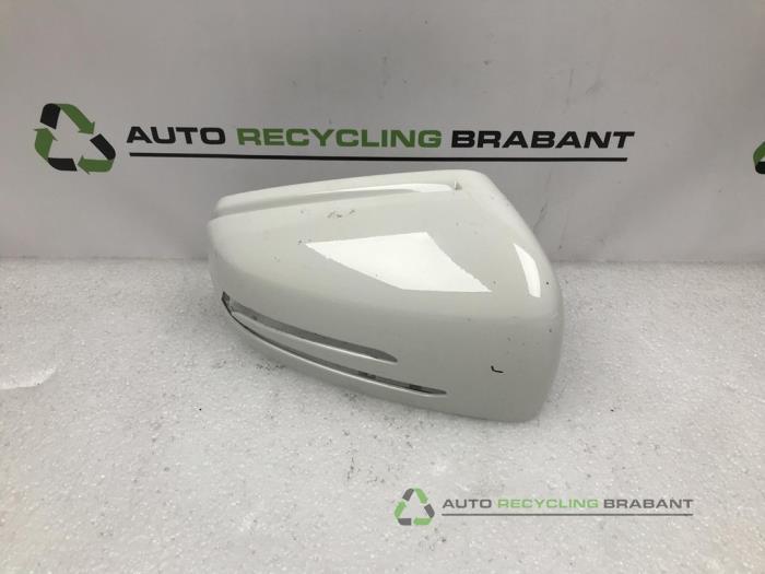 Spiegelkap rechts van een Mercedes A-Klasse, Auto-onderdelen, Spiegels, Gebruikt, 3 maanden garantie