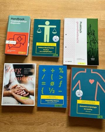 Studieboeken / verpleegkunde / vroedkunde beschikbaar voor biedingen