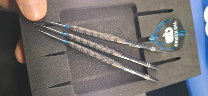 Gerwin Price Black 22gr, Sport en Fitness, Darts, Zo goed als nieuw, Pijlen, Ophalen of Verzenden