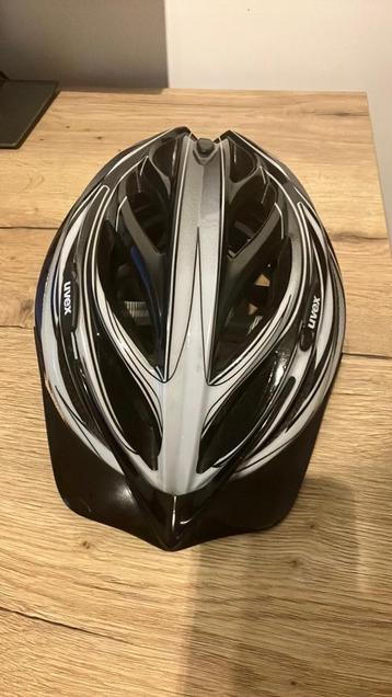 Fietshelm UVEX beschikbaar voor biedingen