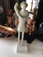 Grande poupée vintage en bois sur un support, Enlèvement ou Envoi